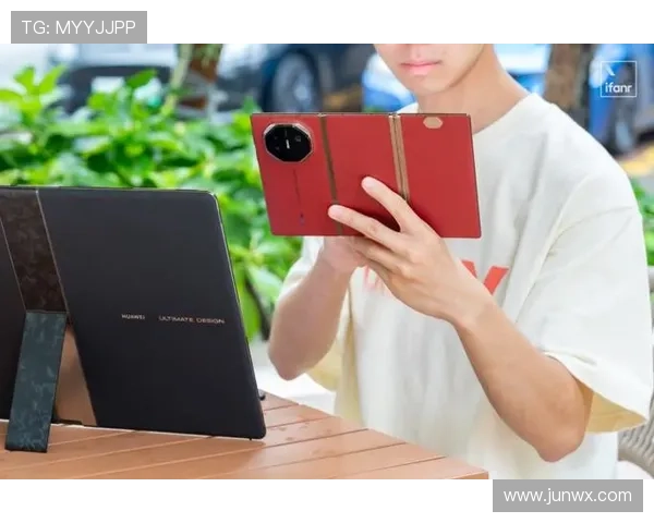 17999 元起！华为 Mate XTs 三折叠亮相！麒麟 9020 加持，鸿蒙 5.1 带来 PC 级体验