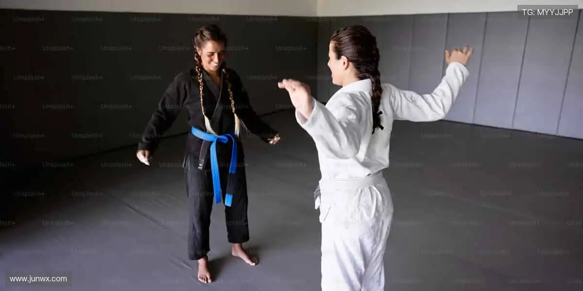 👟 个性周边，品质之选，用热爱武装你的每一次登场！